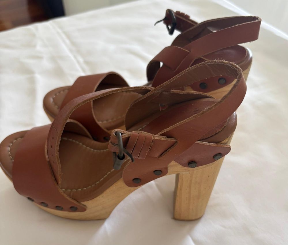 Sapato alto marca Mango