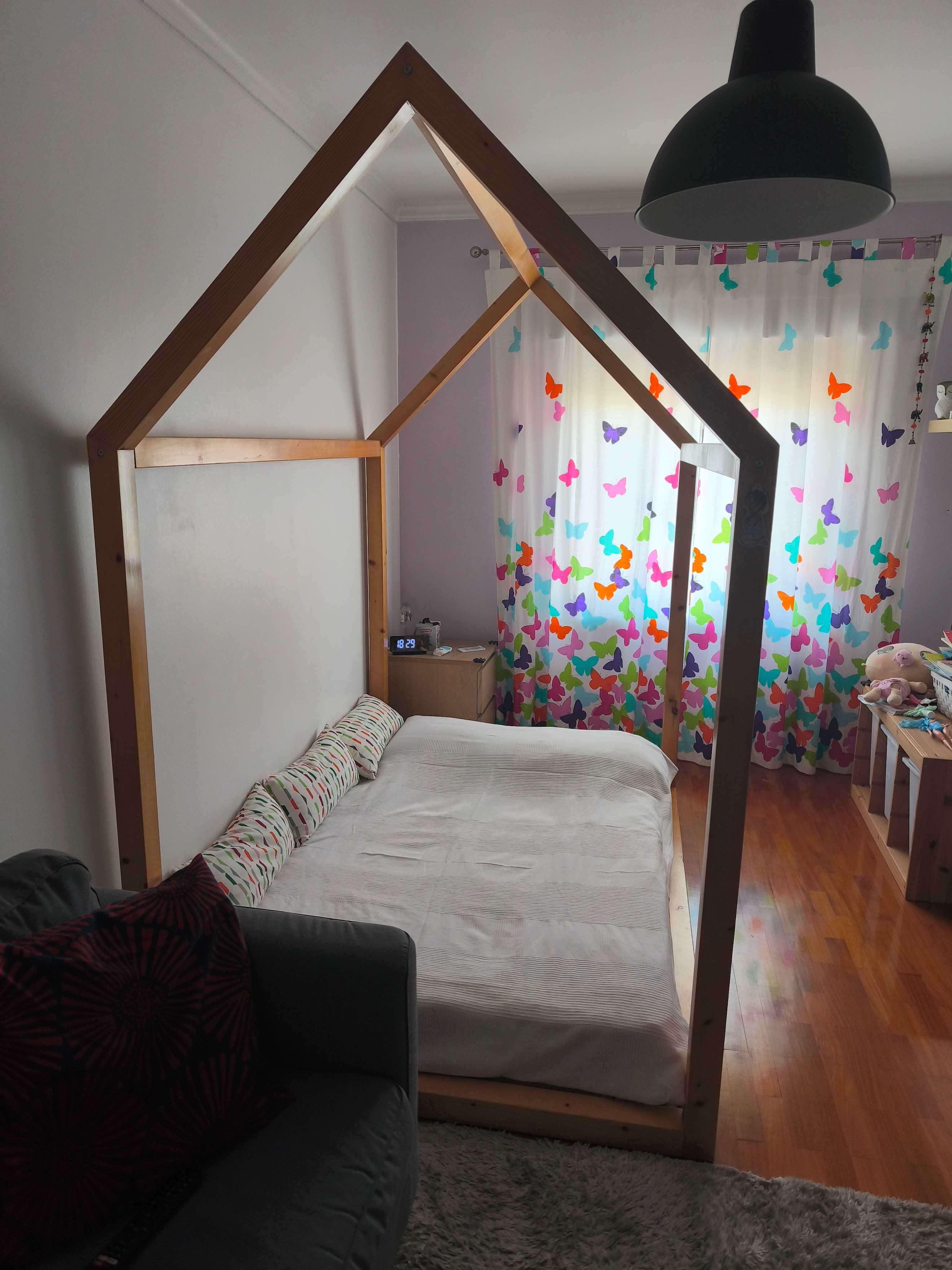 Cama criança formato de cabana (com várias ofertas)