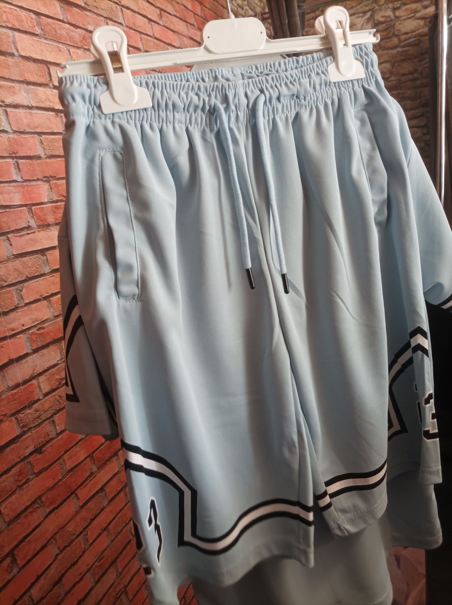 Wyprzedaż Komplet sportowy błękitny 152 158