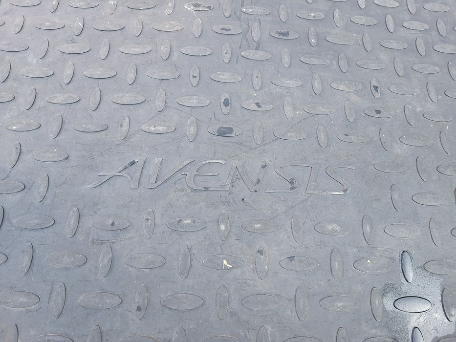 Mata bagażnikowi Toyota Awnesis , mata gumowa osłaniająca do bagażnika