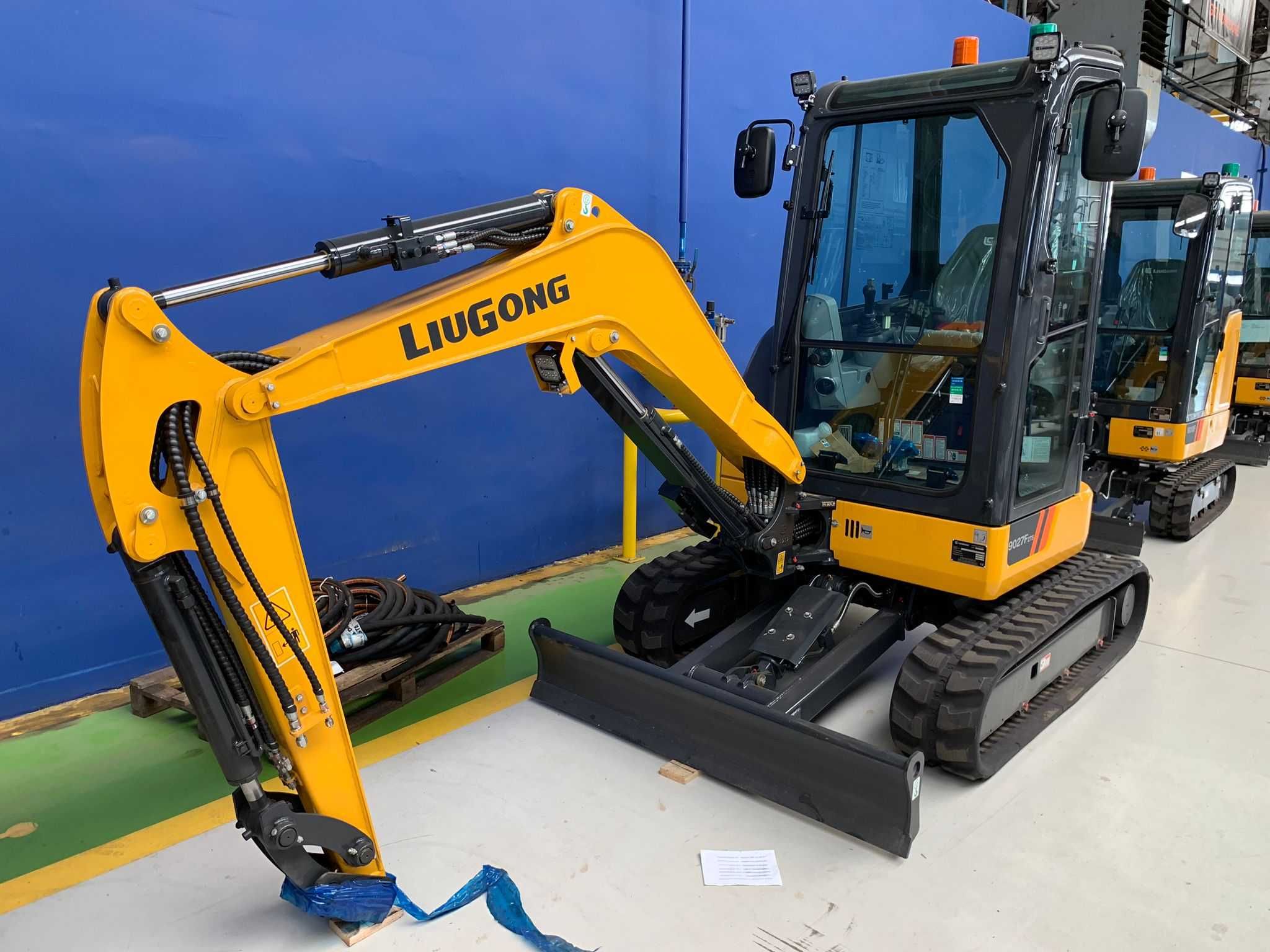 LiuGong Stalowa Wola 9018F Premium.(cat.case.yanmar.kubota.bobcat)