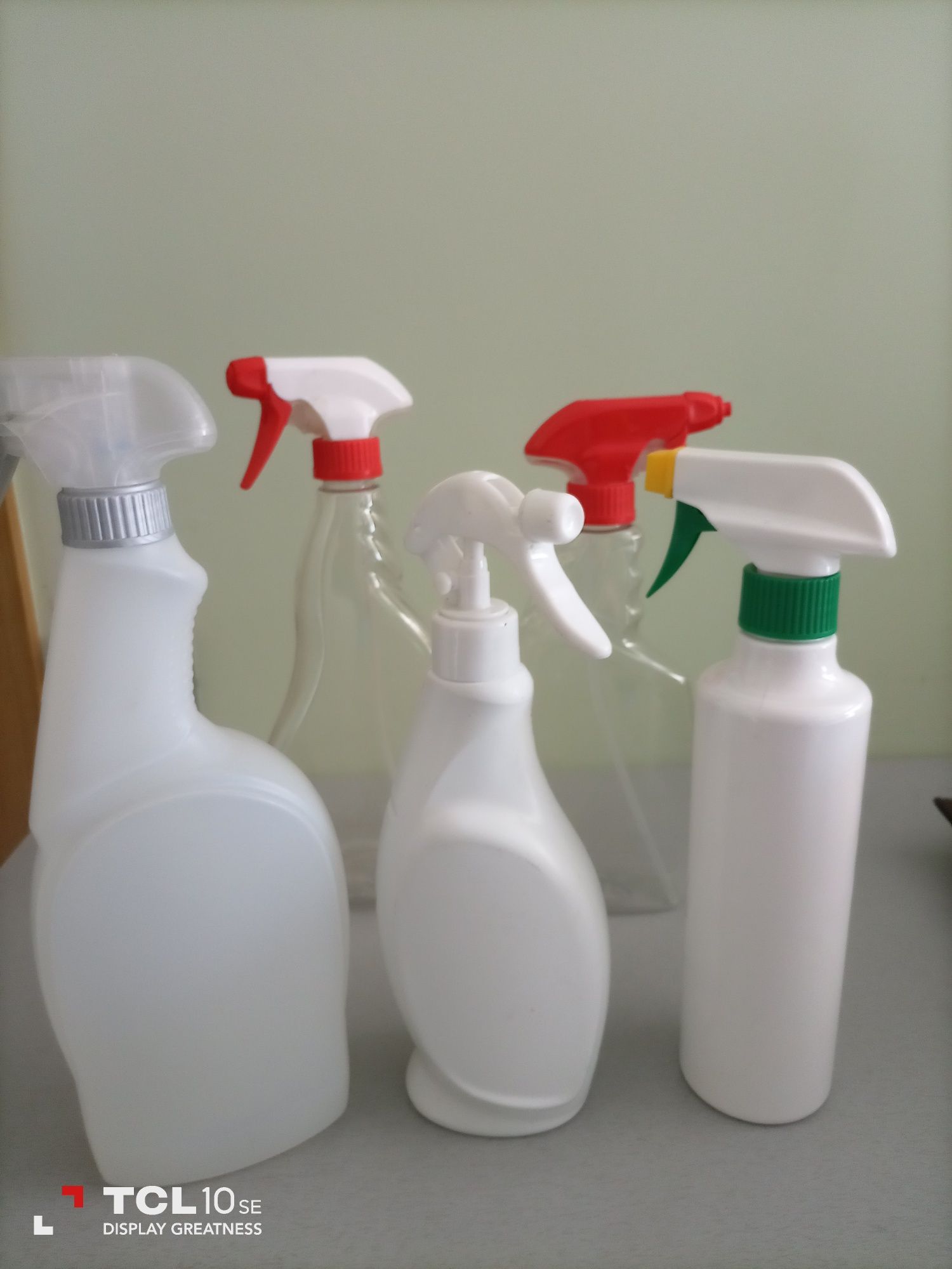 Pulverizadores, embalagens para detergentes