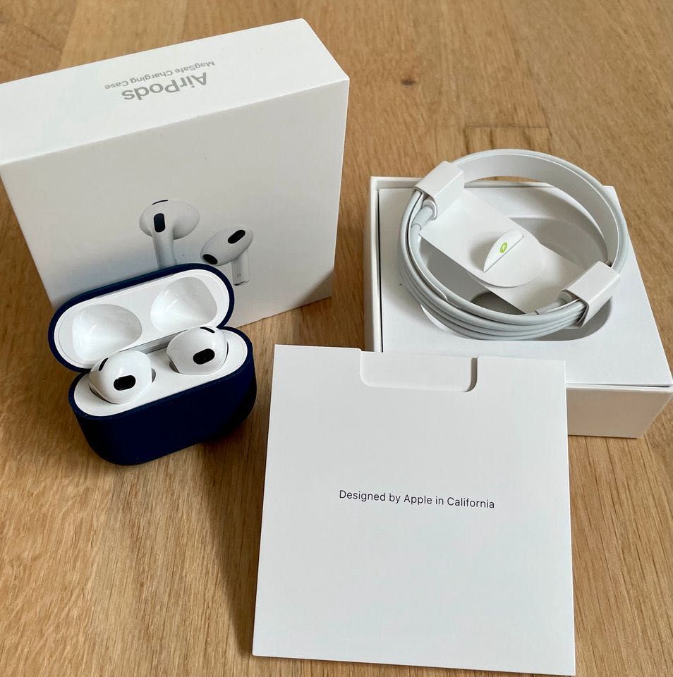 В продажі AirPods 3 з кейсом MagSafe навушники