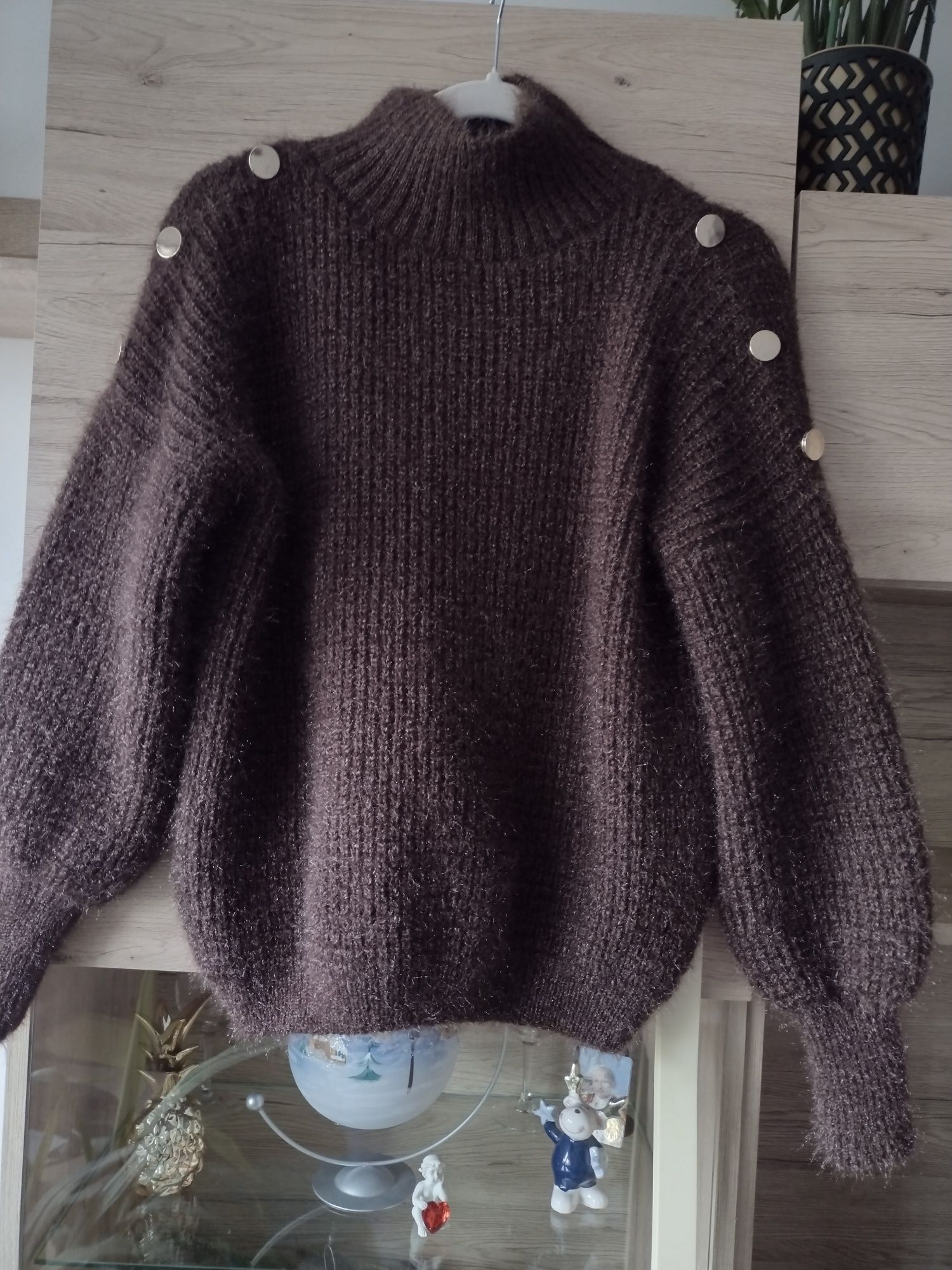 Sweter brązowy moherowy