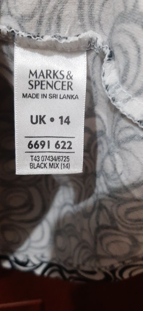 Bluzka damska z krótkim rękawem rozmiar XL marki Marks&Spencer .