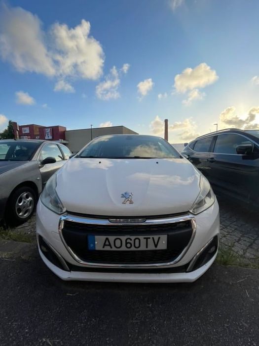 Peugeot 208  1.2 PureTech GTLine
