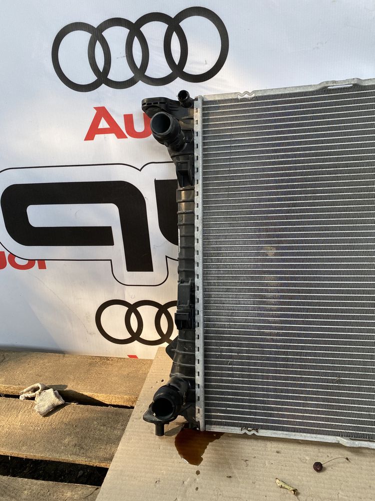Радіатор охлаждения двигуна Audi A4 B8 A5 Q5 A6 A7 Q3 1.8 2.0 TFSI