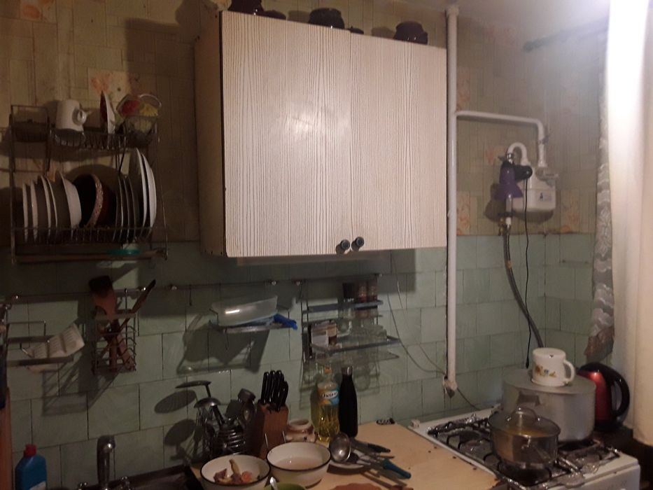 2 кімн Металл оайон 1 поверх , з меблями і технікою