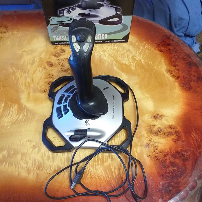 Джойстик Logitech Extreme 3D Pro