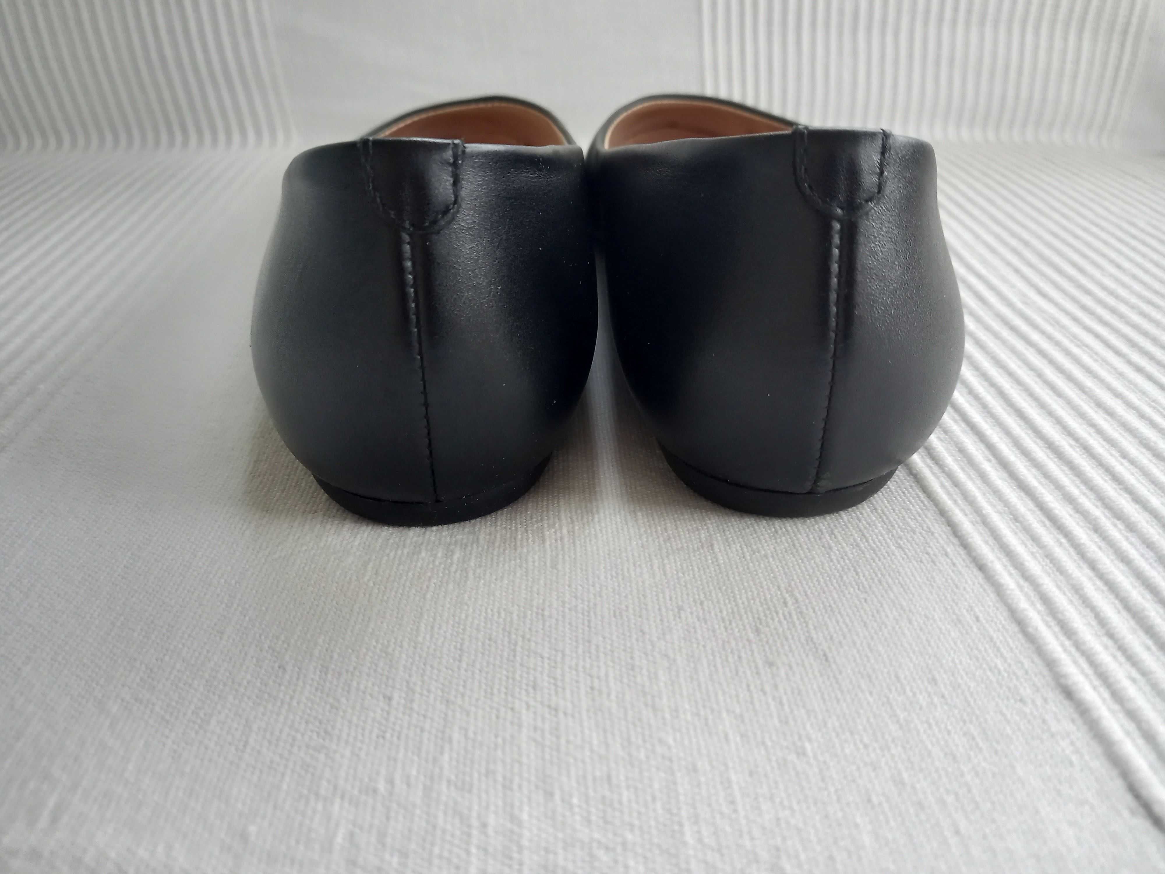 Wojas baleriny czarne klasyczne jak nowe wkładka 24 cm r. 37