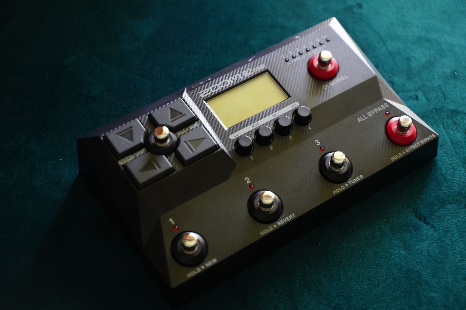Zoom B2 Four multiefekt do basu