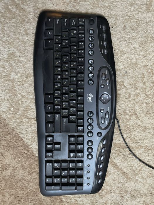 Мультимедийная клавиатура