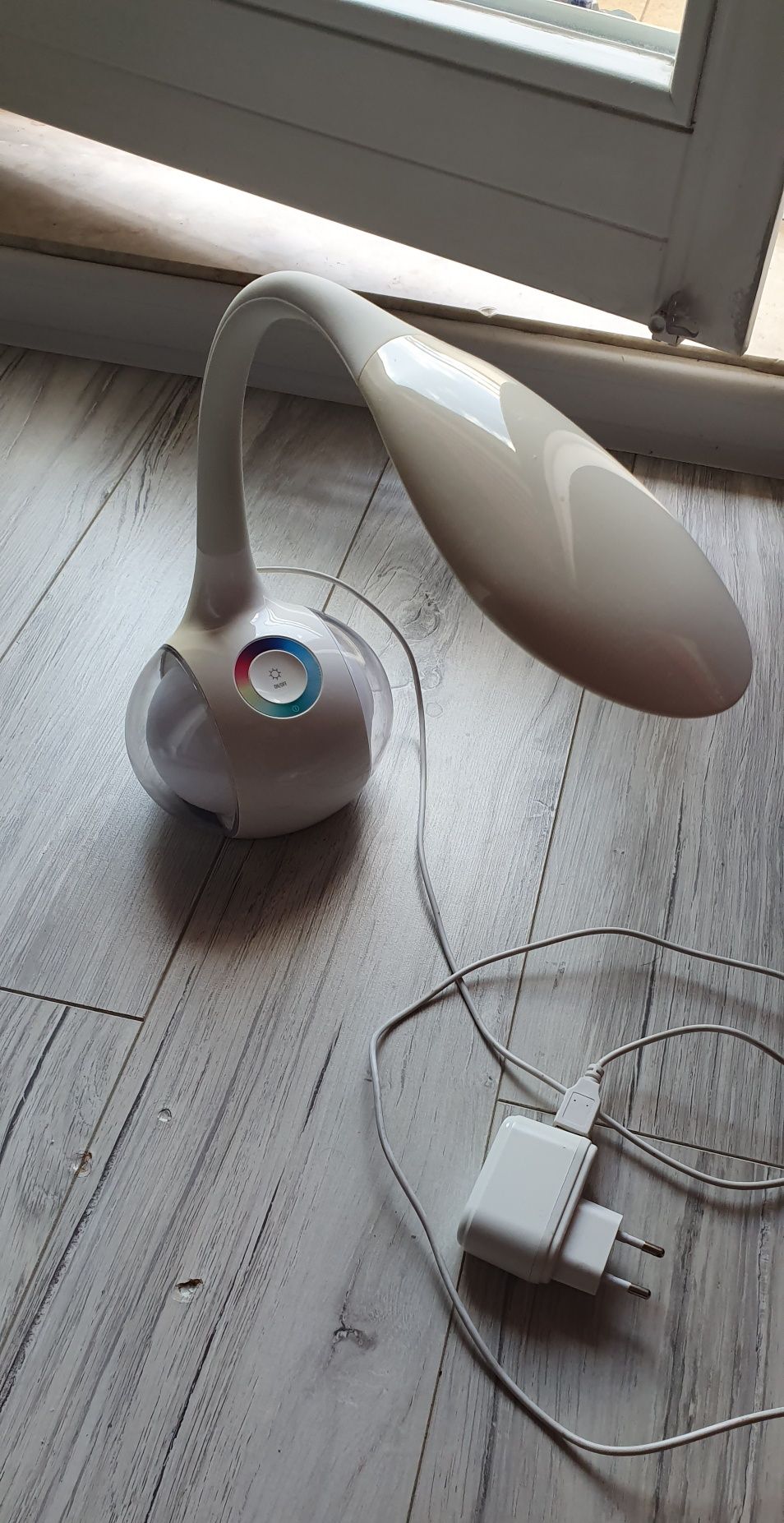 Lampka LED na biurko stan bdb