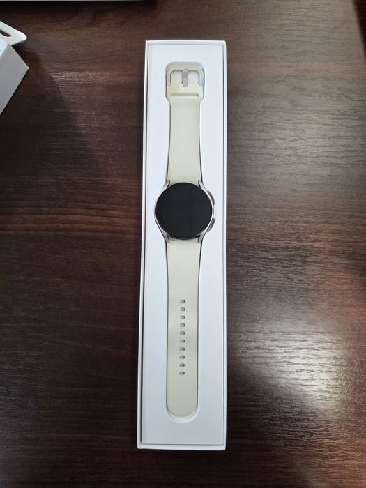 Продам samsung galaxy watch 6 sm-r930