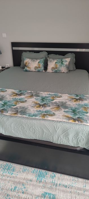 Quarto de casal  em ótimo estado