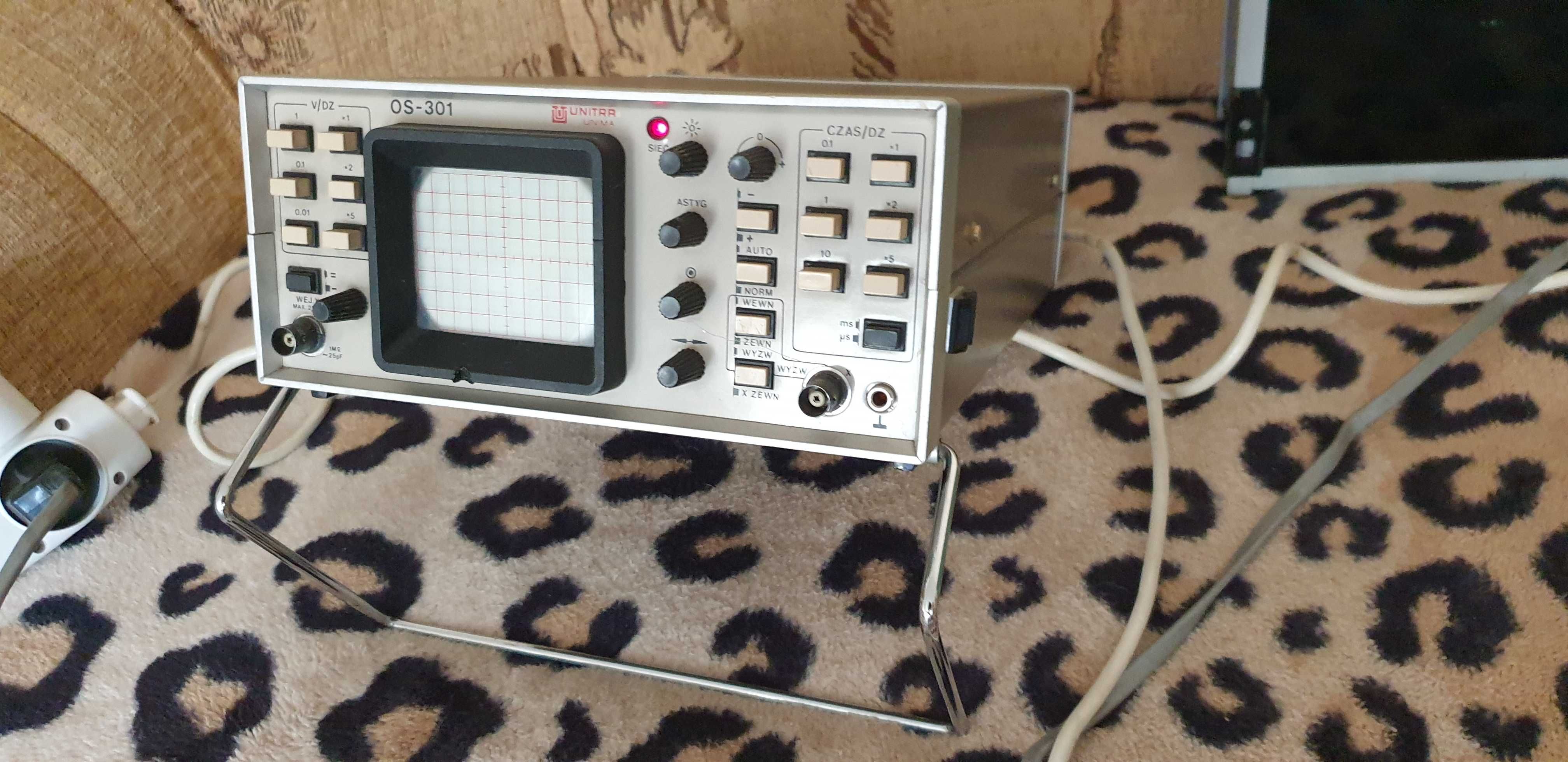 Oscyloskop Unitra Unima OS-301.