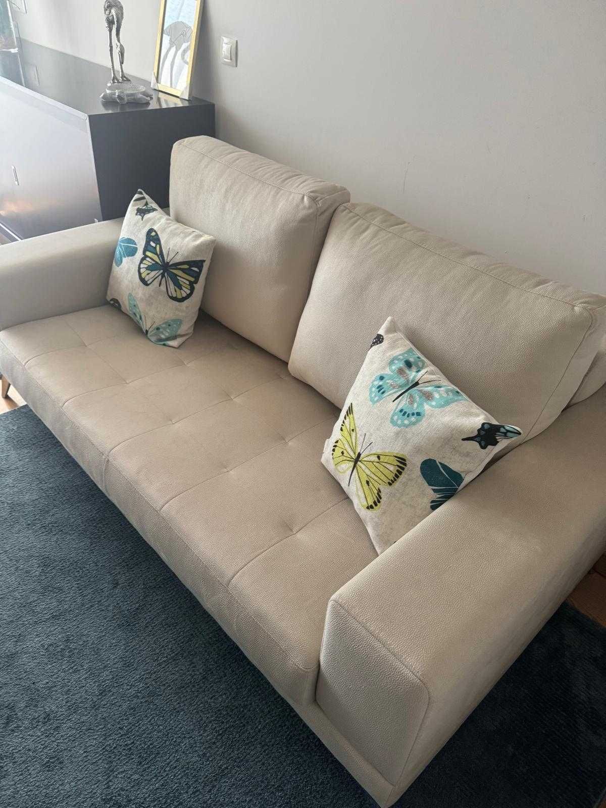 Sofá novo com pouco uso e com as medidas nas fotos, para desocupar.