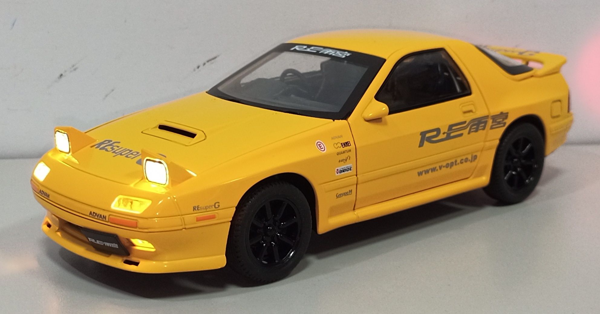 Mazda RX-7 модель 1:24 Jinlifang. Металл, звук, свет.