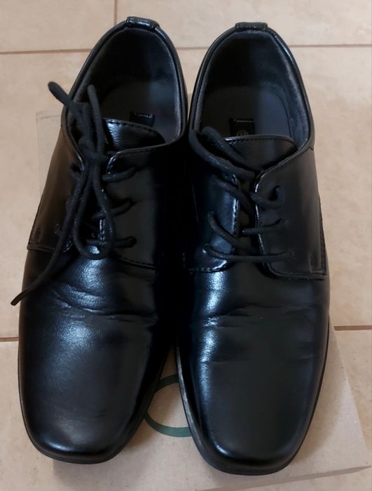 Buty chłopięce eleganckie r. 33