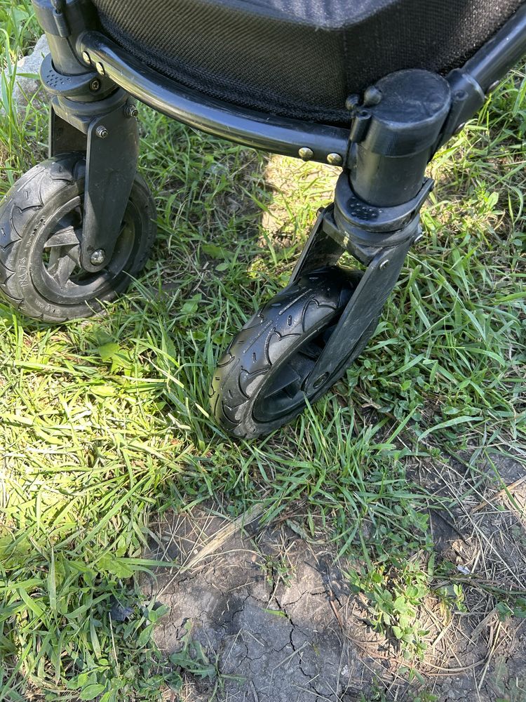продам коляску прогулочную britax