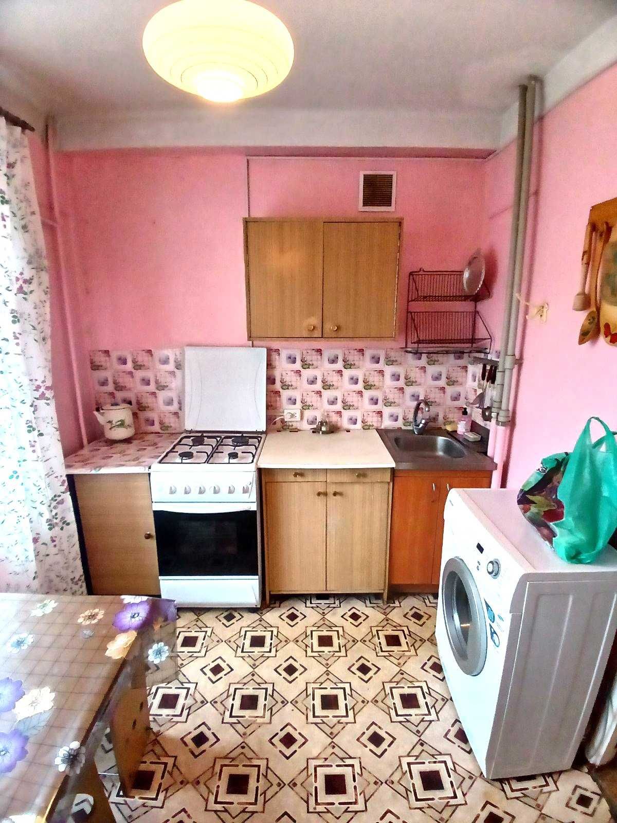 Сдам 1о комн кв в Центре Запорожья 7/9ти эт.  ул.Украинская Всё есть