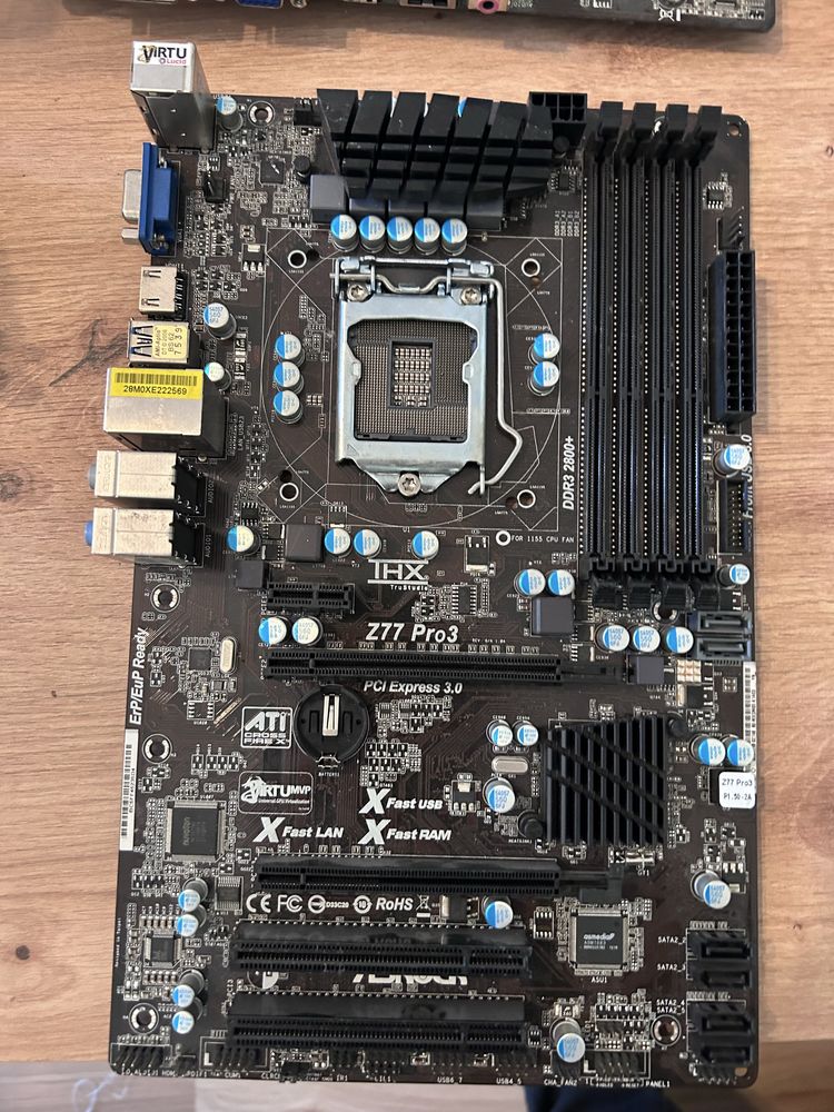 Zestaw na czesci - 3 ptyty gtówne (uszkodzone), 7x RAM DDR3, backplate