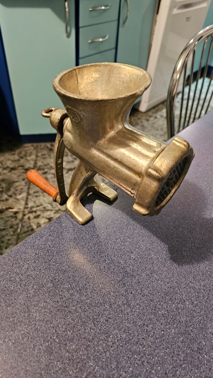 Maszynka do mielenia mięsa, mechaniczna, ręczna, sprawna