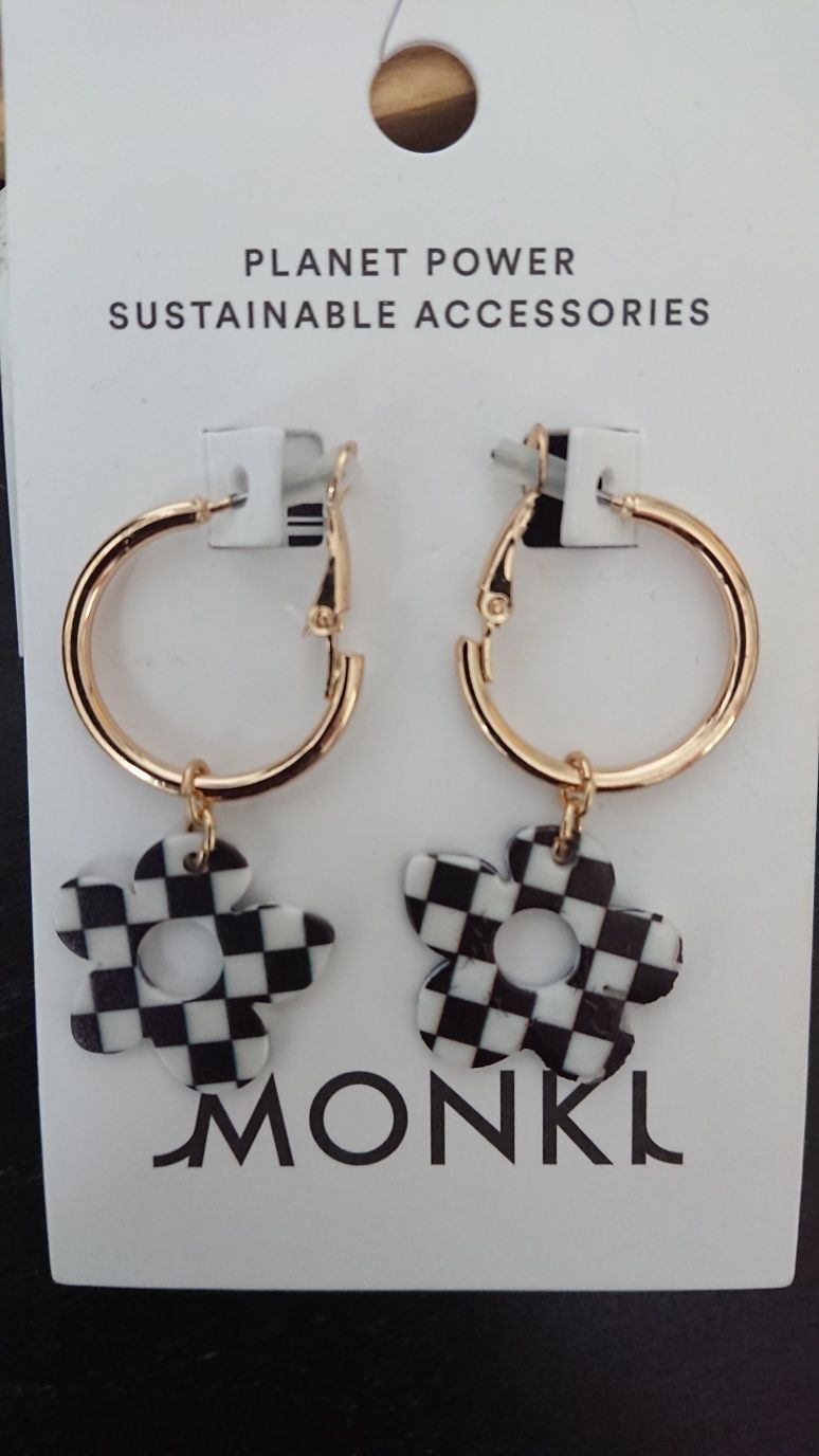 Monki kolczyki nowe blac & white Polecam