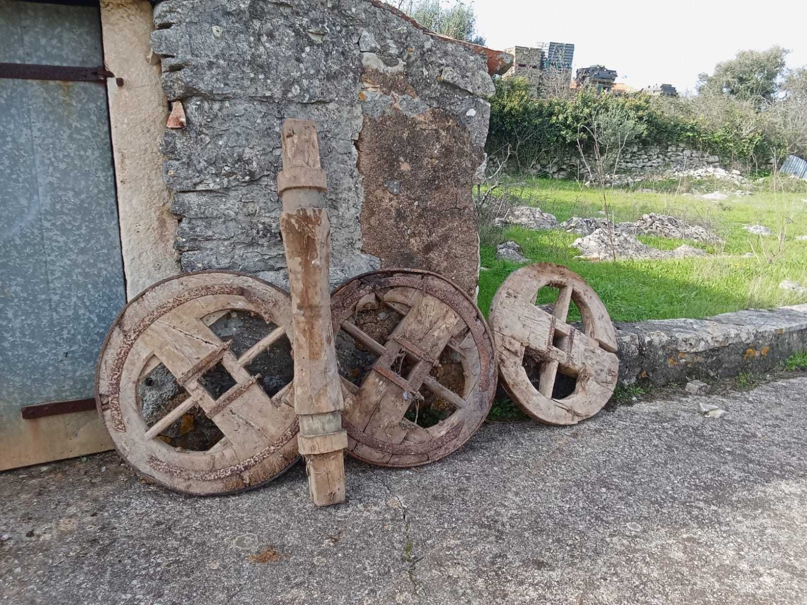 Vendo carroça antiga