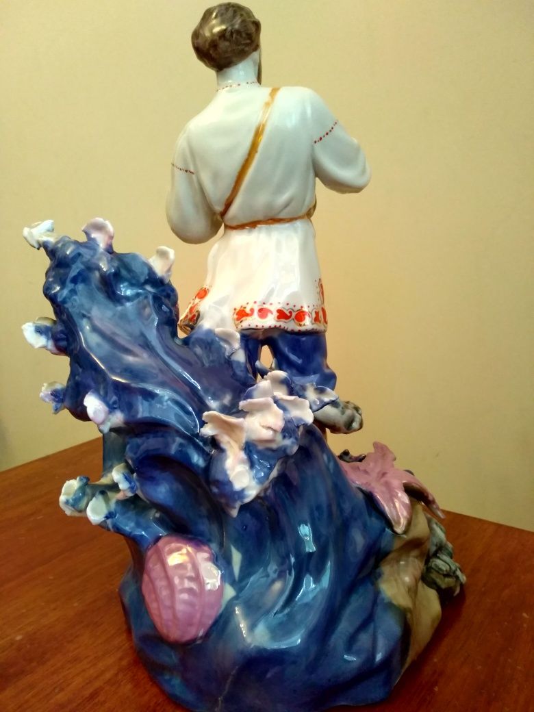 Фарфоровая статуэтка " Садко с гуслями ".