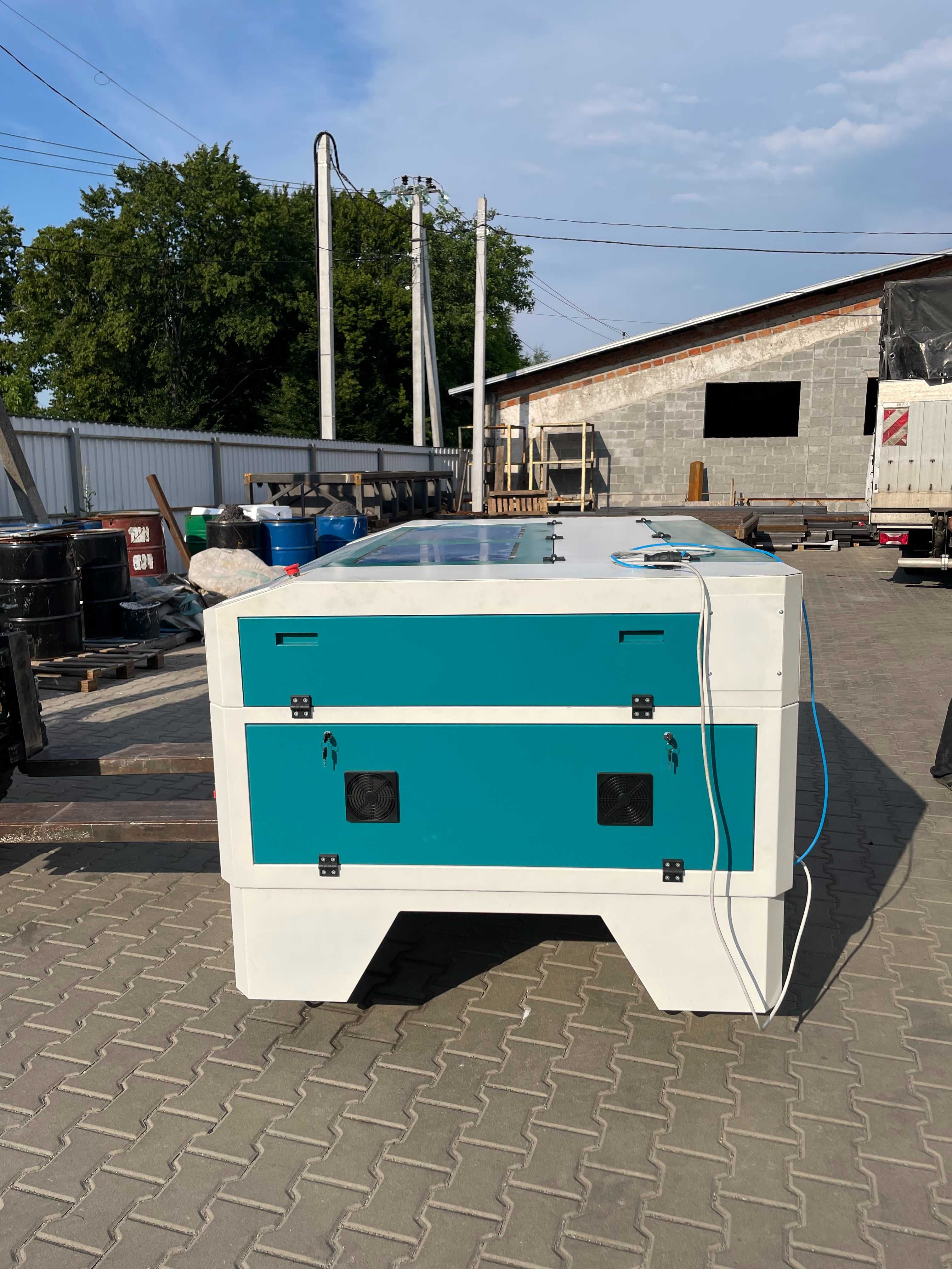 Лазерний CO2 верстат з ЧПУ 1300x900мм Dominant CNC