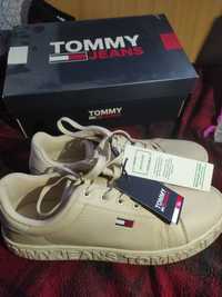 Продаю кеды женские tommy jeans