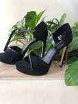 Sapatos lindos e com charme