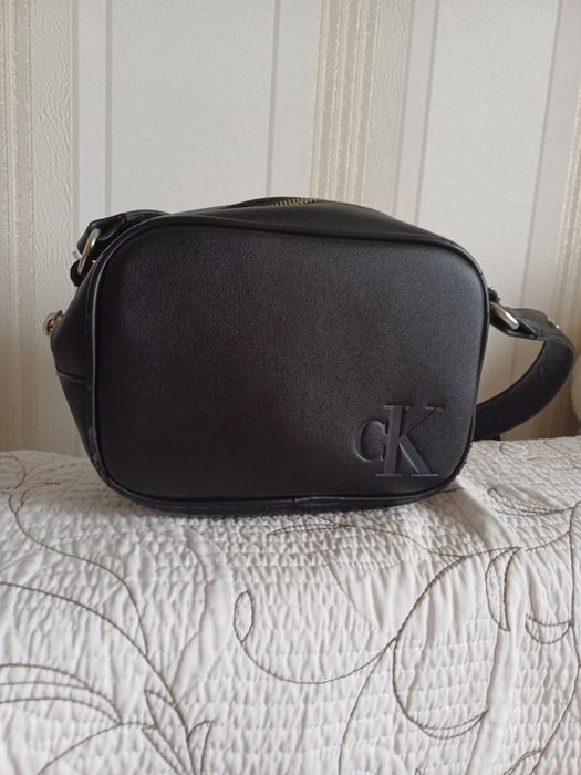 Сумка  кросс-боди ,calvin klein, оригинал, кожа