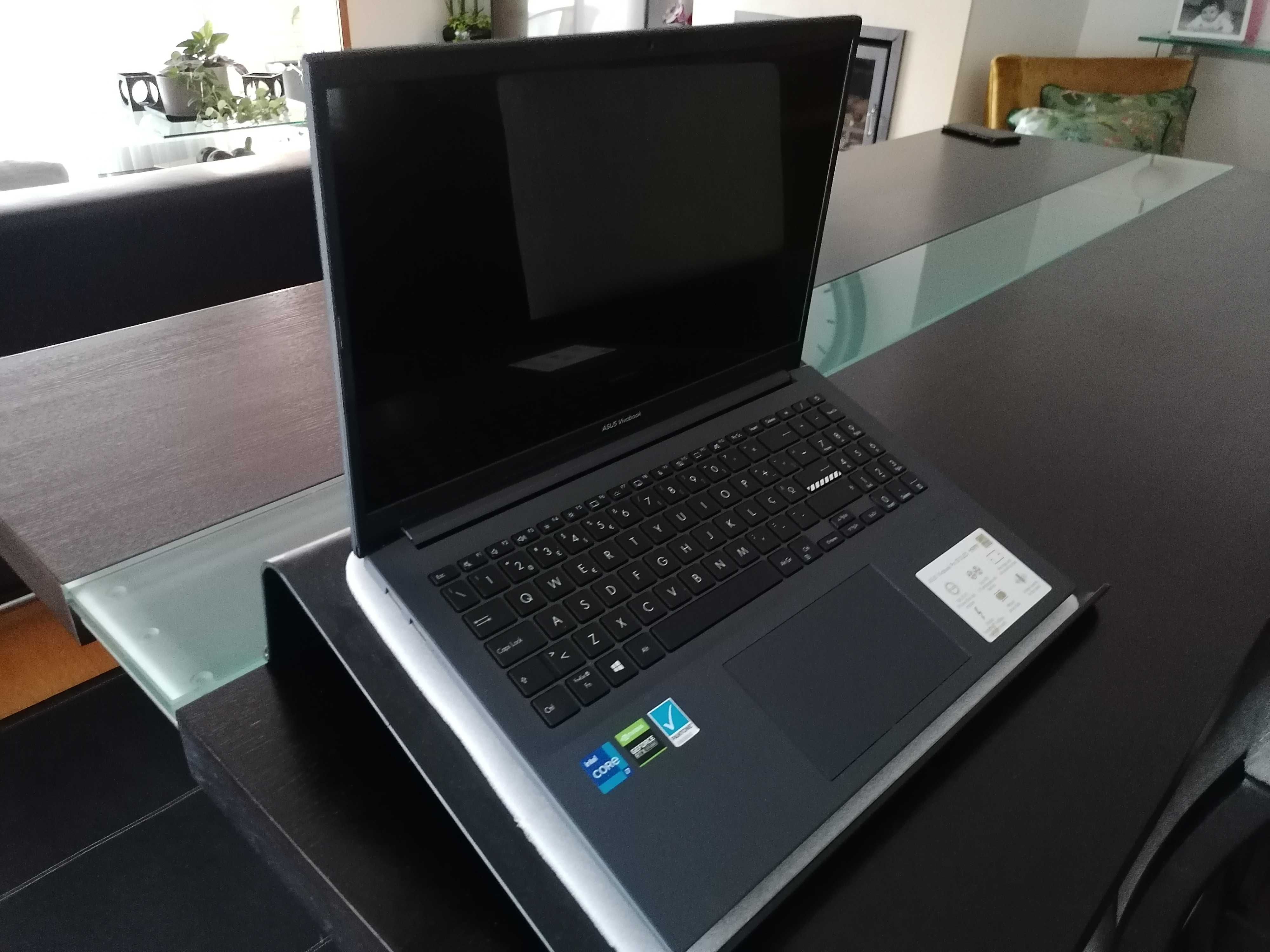 Portátil Asus VivoBook Novo