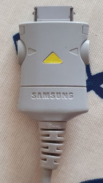 Selling mobile phone chargers, in good condition! Only 5€ each64584468253826124