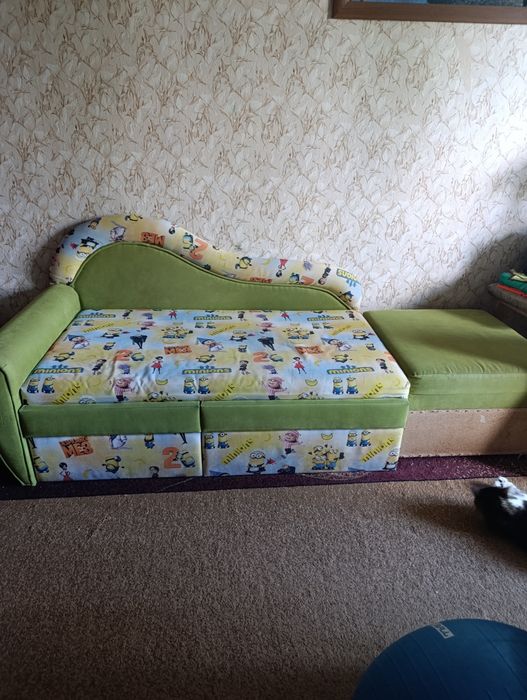Дитячий диван вживанний