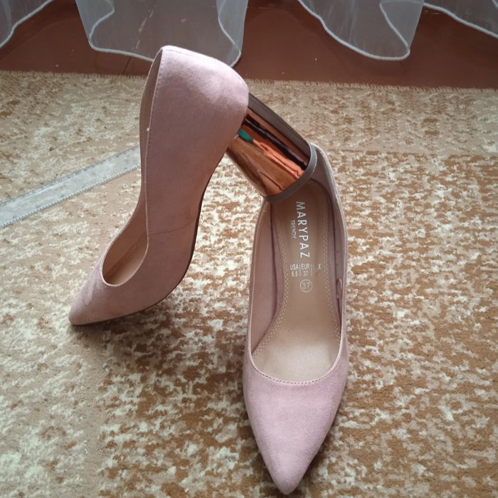 Модні весняні туфлі