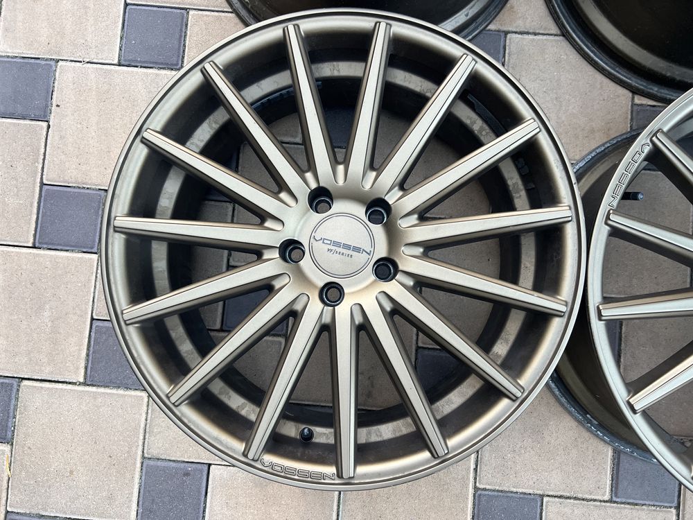 Оригинальные разноширокие диски Vossen VFS-2 R19 5x114.3