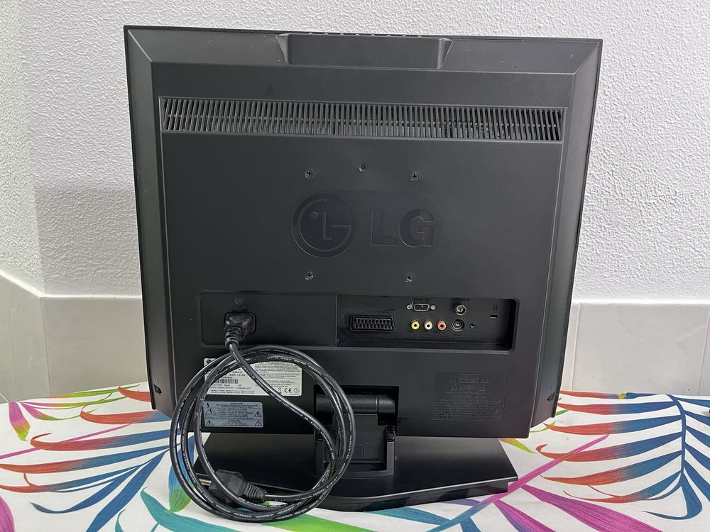 Monitor LG 20L85R de 20 polegadas para computador/TV com comando