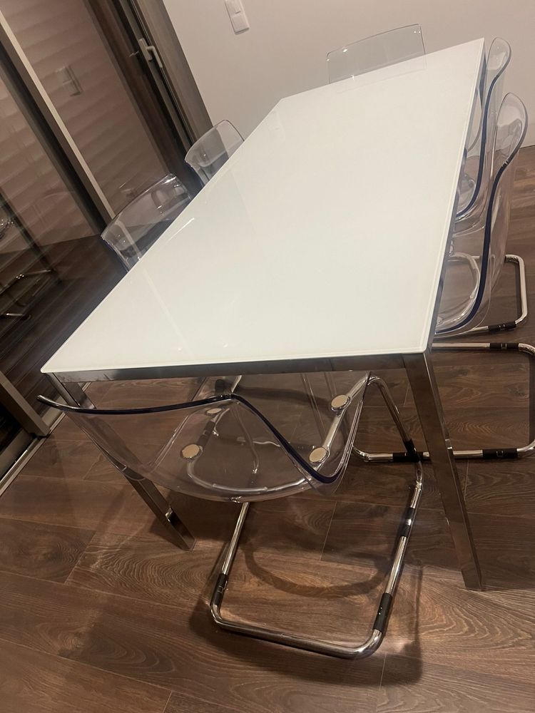 Mesa de vidro com 6 cadeiras IKEA