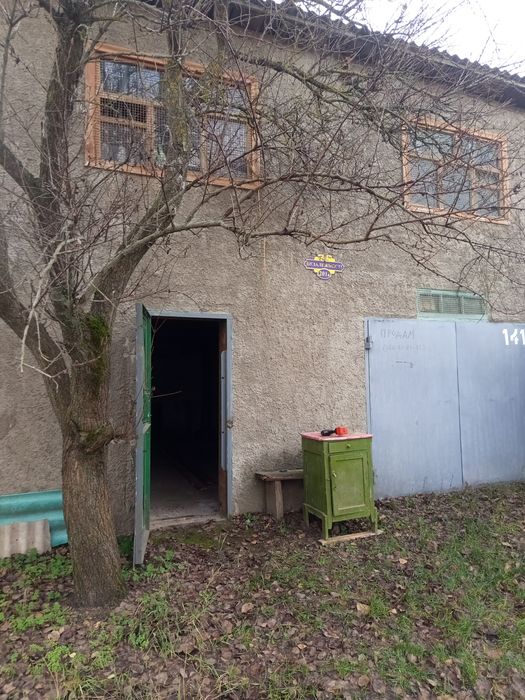 Продам большой двухэтажный гараж