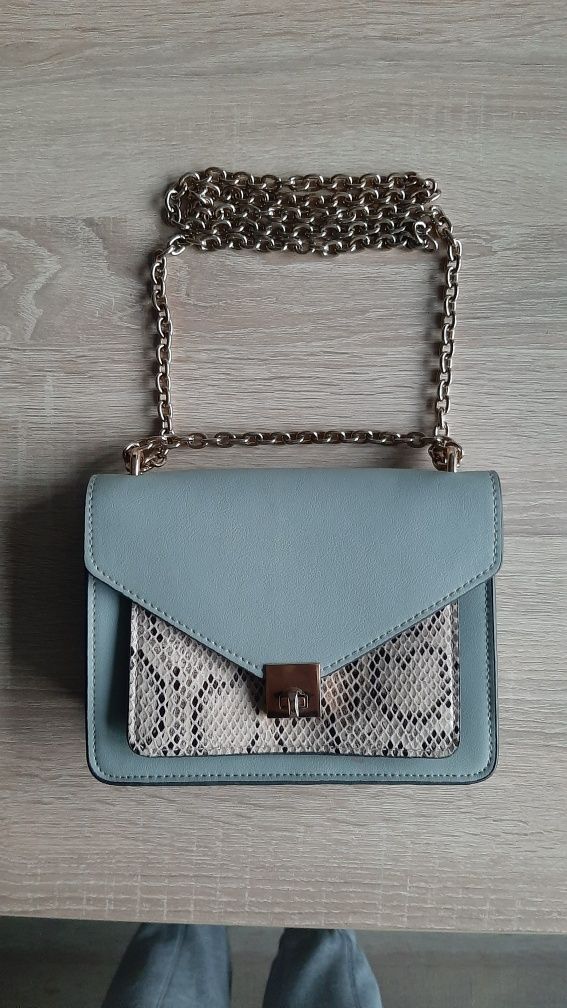 Torebka H&M na łańcuszku