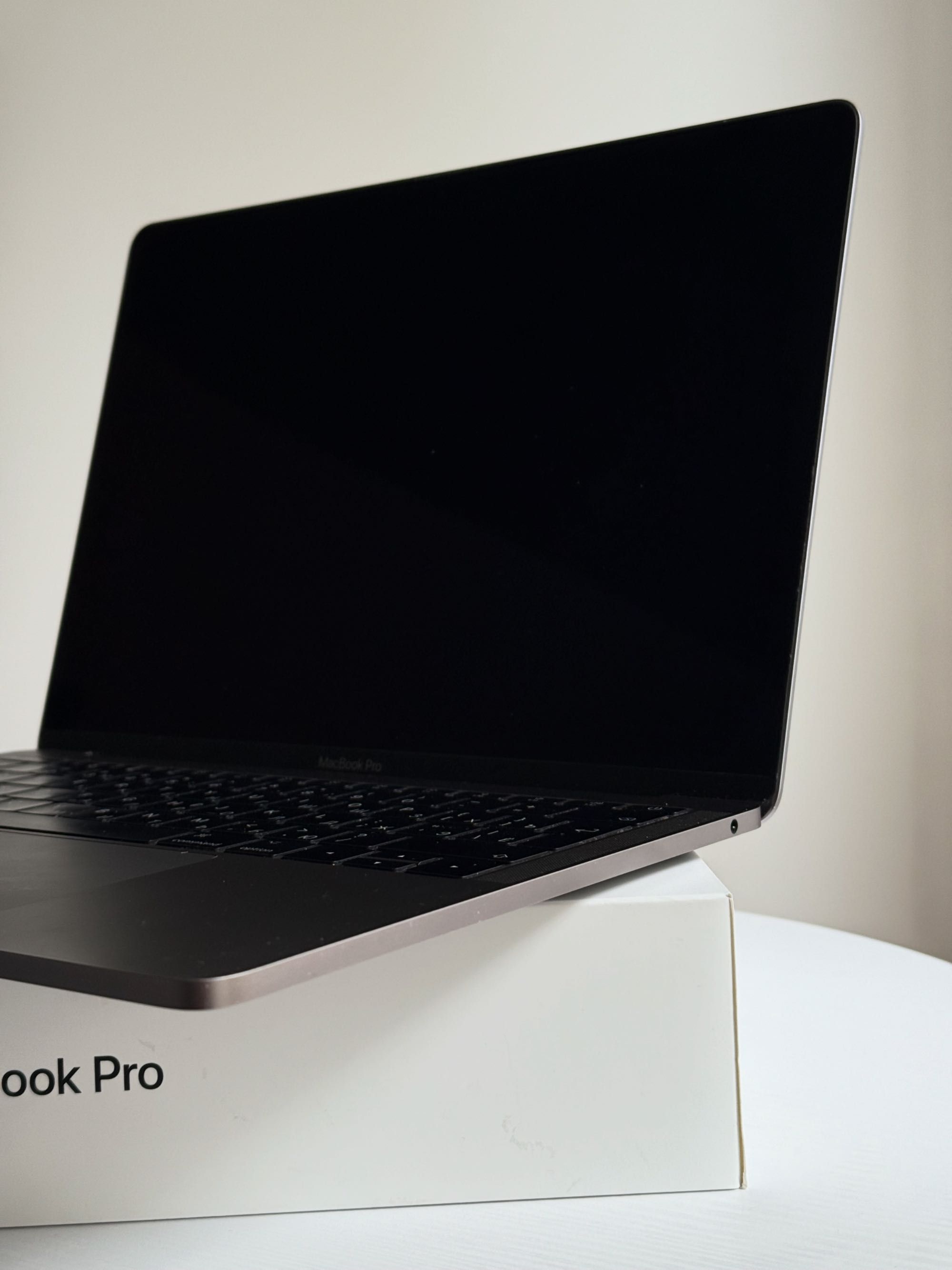 MacBook Pro 2017 13" 16/256GB i5 2.3GHz