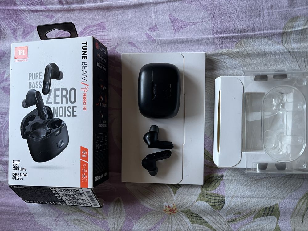 Навушники JBL Tune Beam в хорошому стані