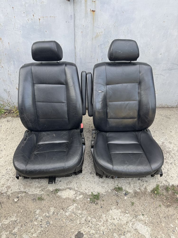 Продам передние сиденья с паматью бмв е34/е32