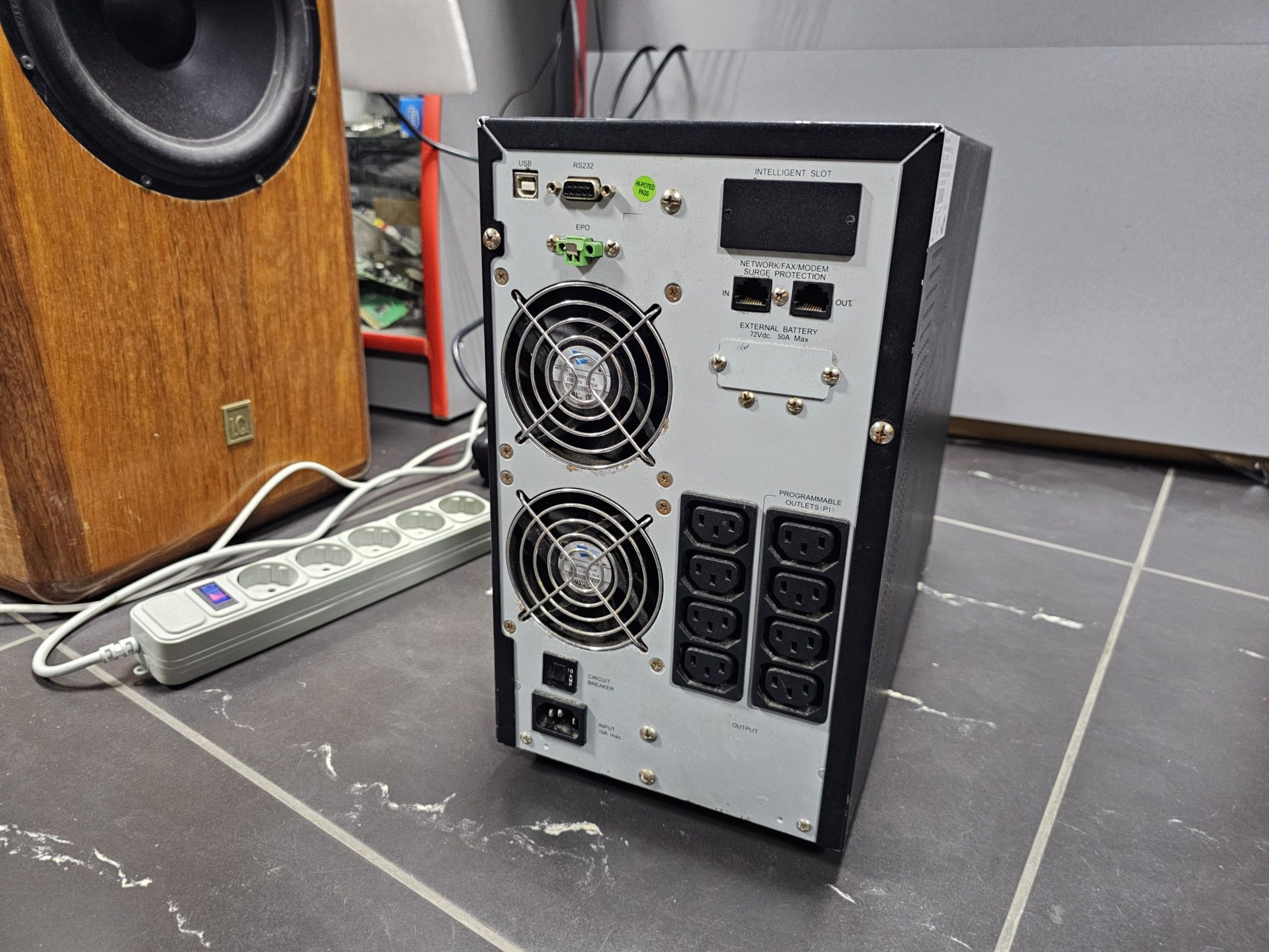 Лінійно-інтерактивний ДБЖ PowerWalker VFI 2000 C LCD 2000/1600W