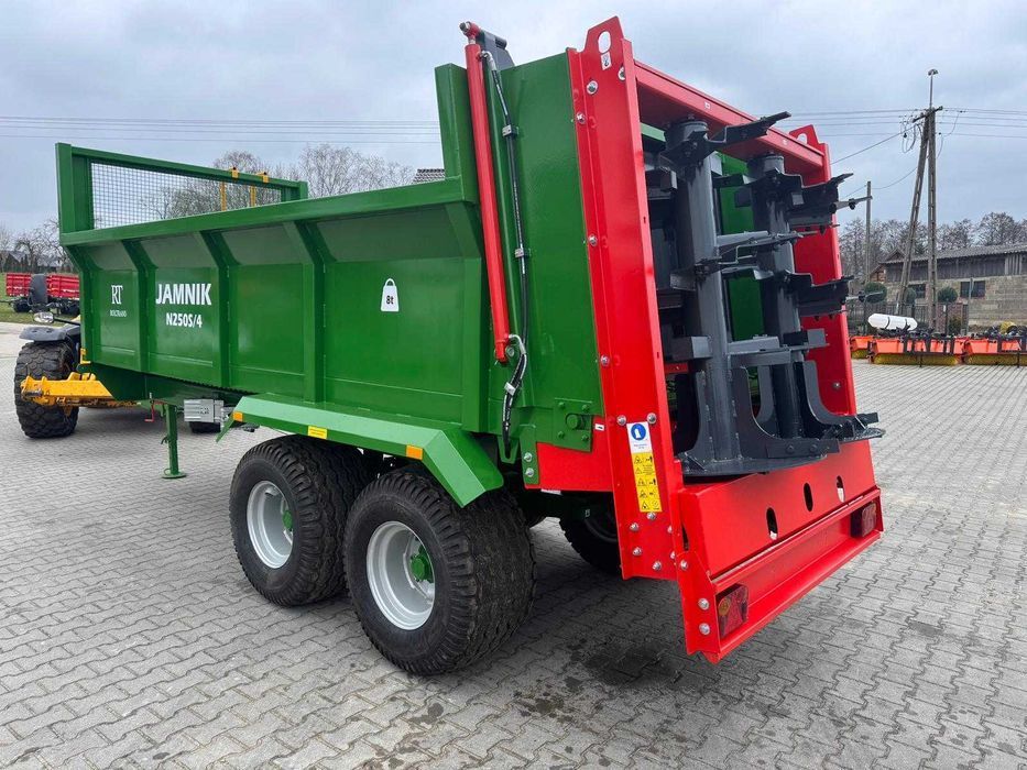 Rozrzutnik Roltrans skorupowy 8 t, solidna konstrukcja *TRANSPORT*