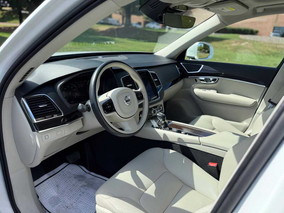 Volvo XC90      2018