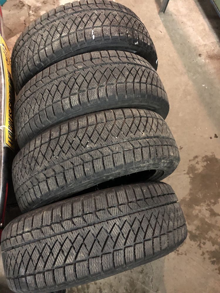 205/55/R17 зимові 99% протектор
